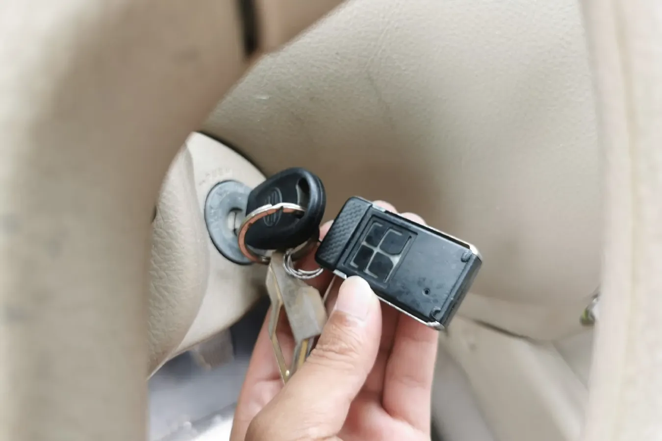 2009 FAW Senia M80 1.5L 102HP L4 5MT,autocango,china used car exporter,china ev exporter,chinese used car exporter,chinese used ev exporter