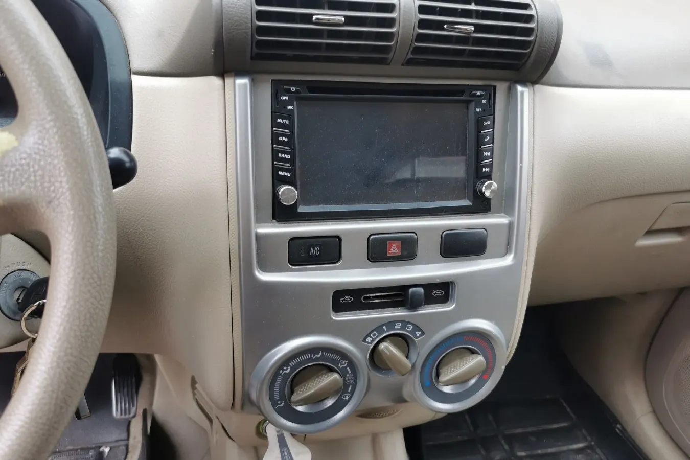 2009 FAW Senia M80 1.5L 102HP L4 5MT,autocango,china used car exporter,china ev exporter,chinese used car exporter,chinese used ev exporter