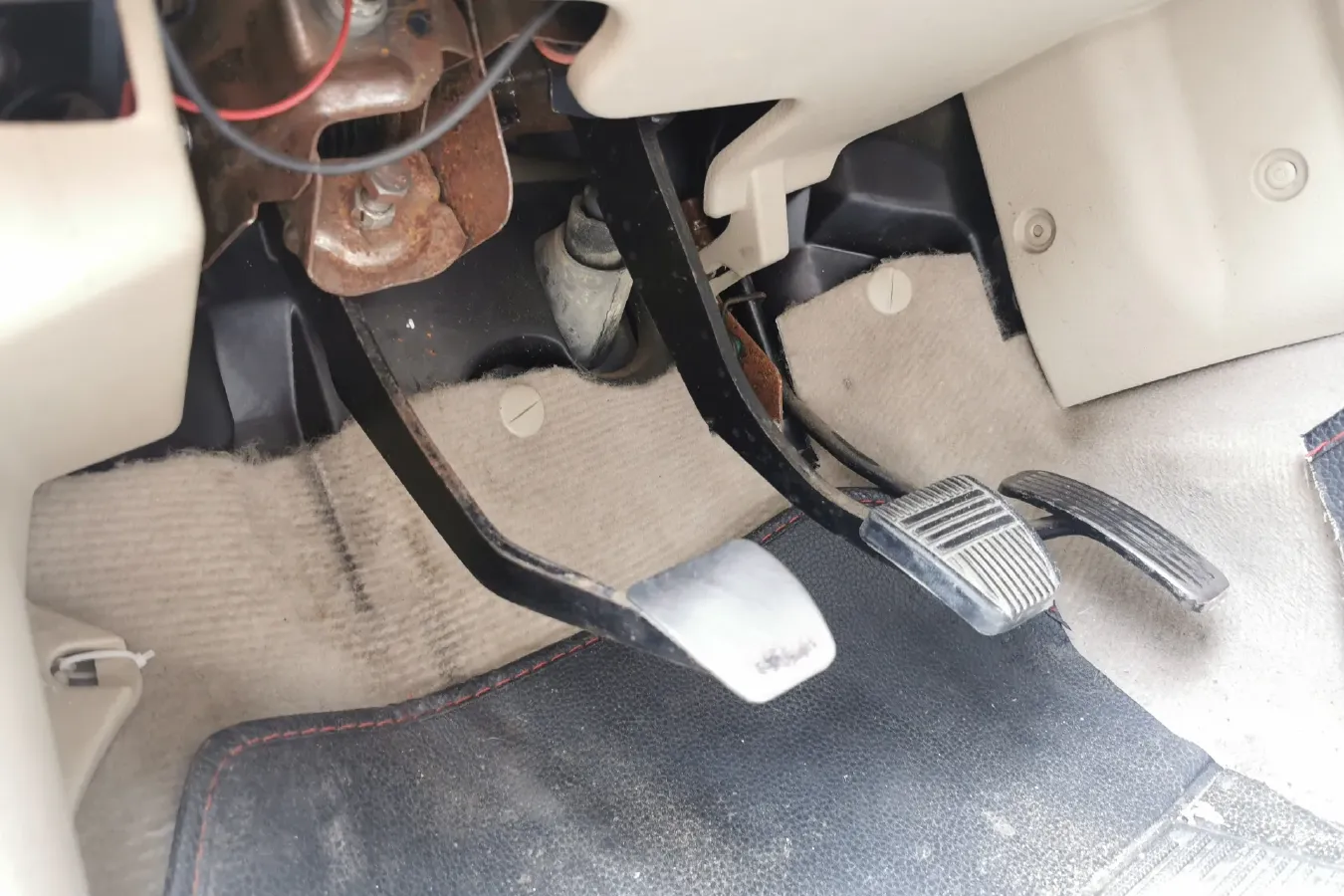 2009 FAW Senia M80 1.5L 102HP L4 5MT,autocango,china used car exporter,china ev exporter,chinese used car exporter,chinese used ev exporter