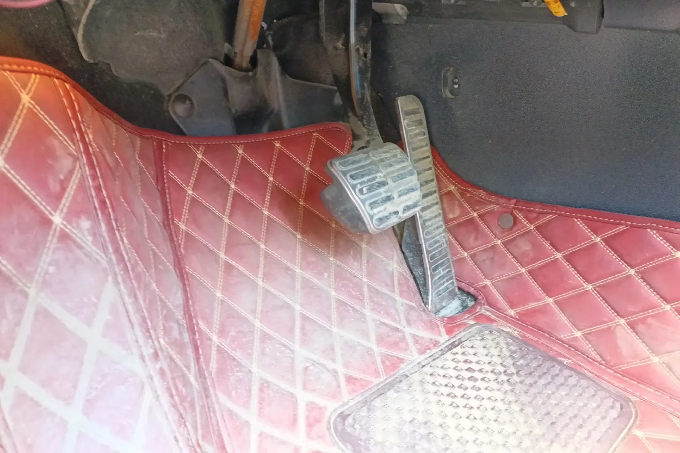 2011 Volkswagen Eos 2.0T 211HP L4 6DCT,autocango,china used car exporter,china ev exporter,chinese used car exporter,chinese used ev exporter