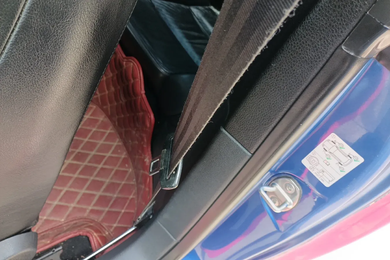 2011 Volkswagen Eos 2.0T 211HP L4 6DCT,autocango,china used car exporter,china ev exporter,chinese used car exporter,chinese used ev exporter