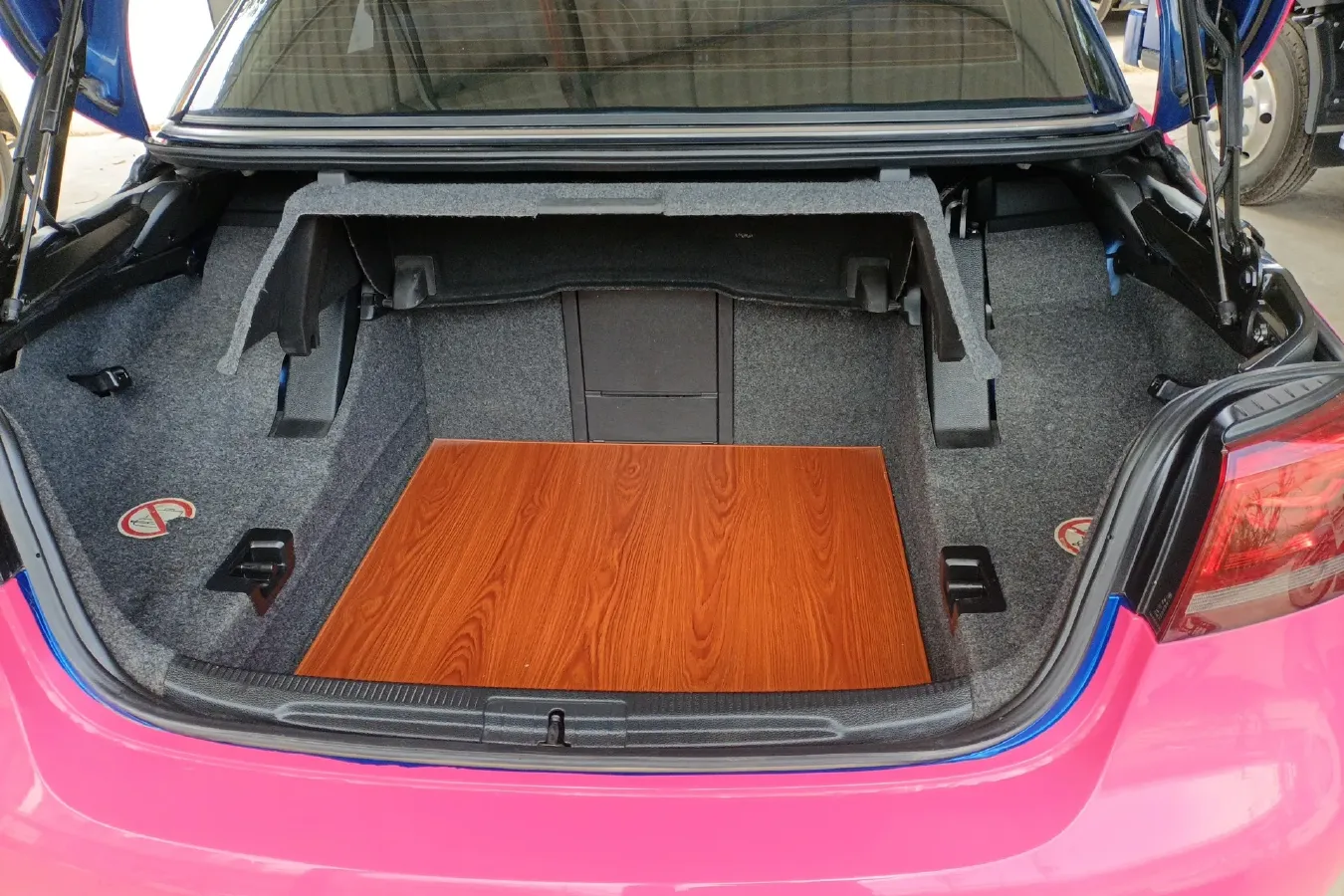 2011 Volkswagen Eos 2.0T 211HP L4 6DCT,autocango,china used car exporter,china ev exporter,chinese used car exporter,chinese used ev exporter