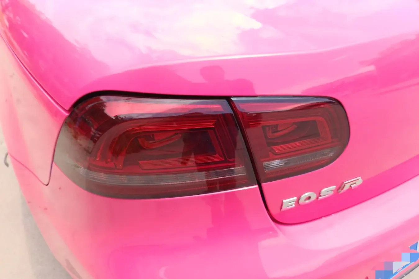 2011 Volkswagen Eos 2.0T 211HP L4 6DCT,autocango,china used car exporter,china ev exporter,chinese used car exporter,chinese used ev exporter