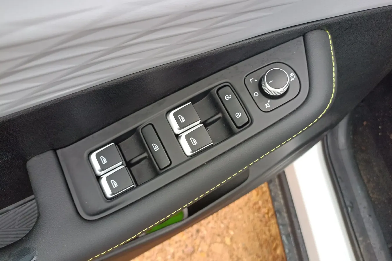 2023 Geely Coolray 1.5T 181HP L4 7DCT,autocango,china used car exporter,china ev exporter,chinese used car exporter,chinese used ev exporter