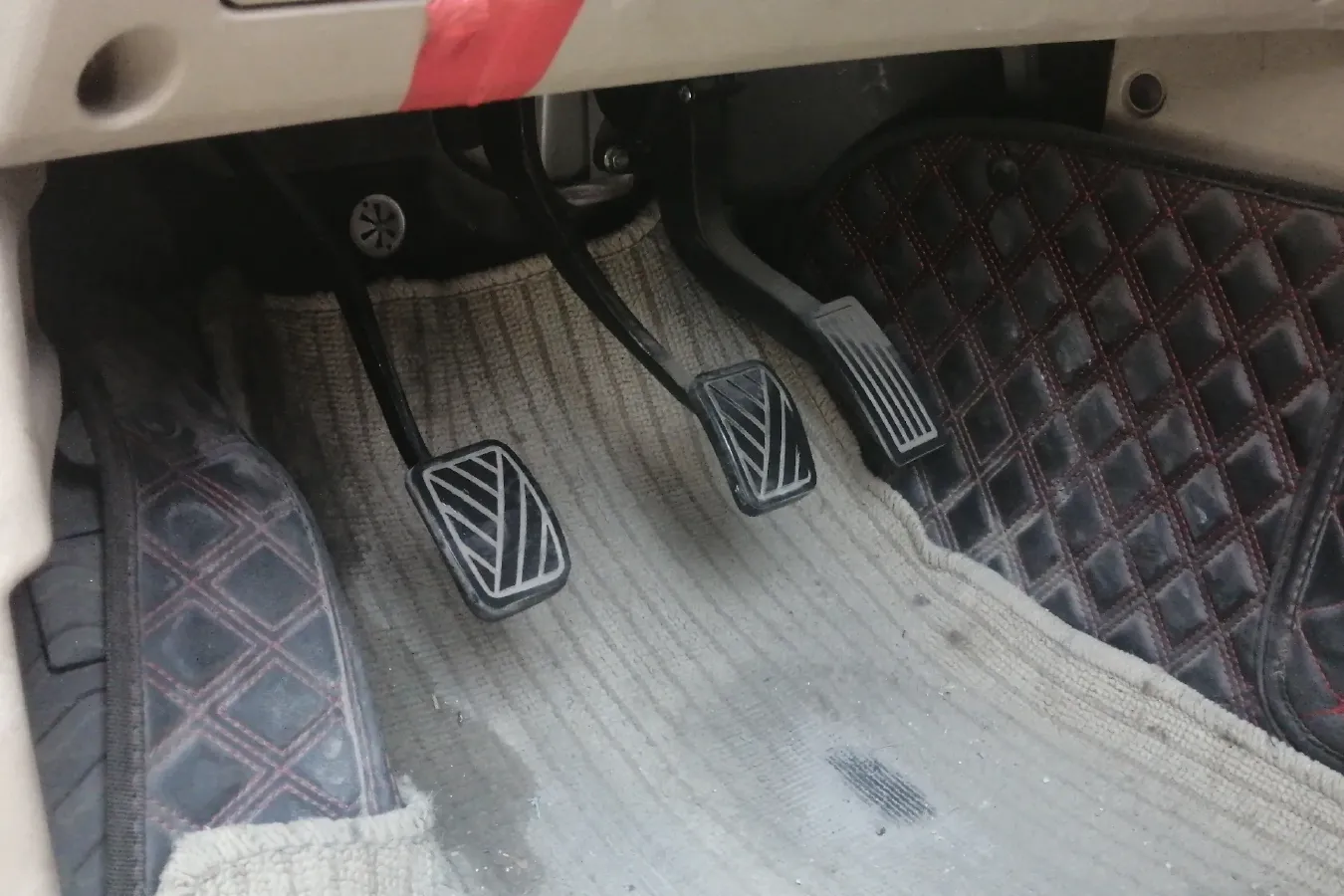 2015 BAIC WeiWang M30 1.5L 116HP L4 5MT,autocango,china used car exporter,china ev exporter,chinese used car exporter,chinese used ev exporter