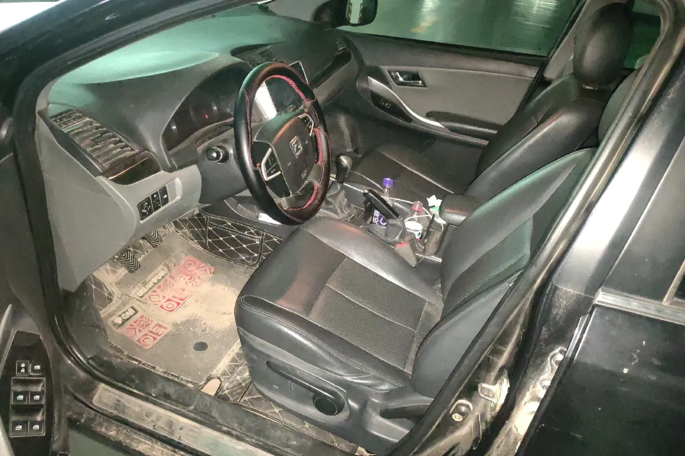 2014 Zotye Z300 1.5L 113HP L4 5MT,autocango,china used car exporter,china ev exporter,chinese used car exporter,chinese used ev exporter