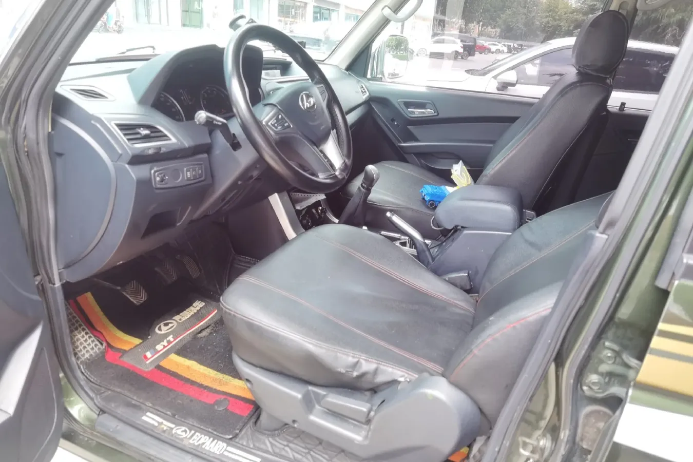 2016 Leopaard Q6 2.4L 147HP L4 5MT,autocango,china used car exporter,china ev exporter,chinese used car exporter,chinese used ev exporter