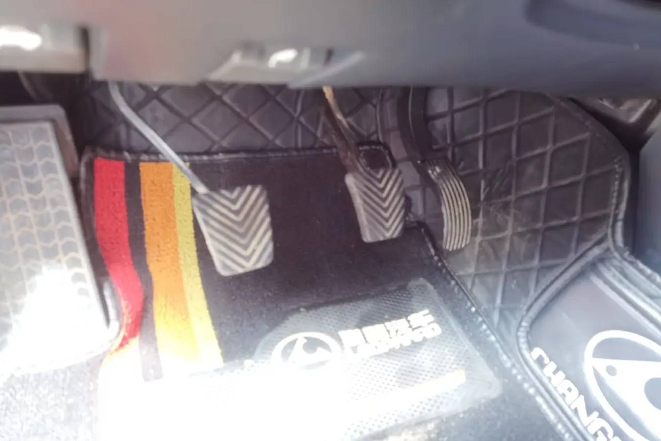 2016 Leopaard Q6 2.4L 147HP L4 5MT,autocango,china used car exporter,china ev exporter,chinese used car exporter,chinese used ev exporter