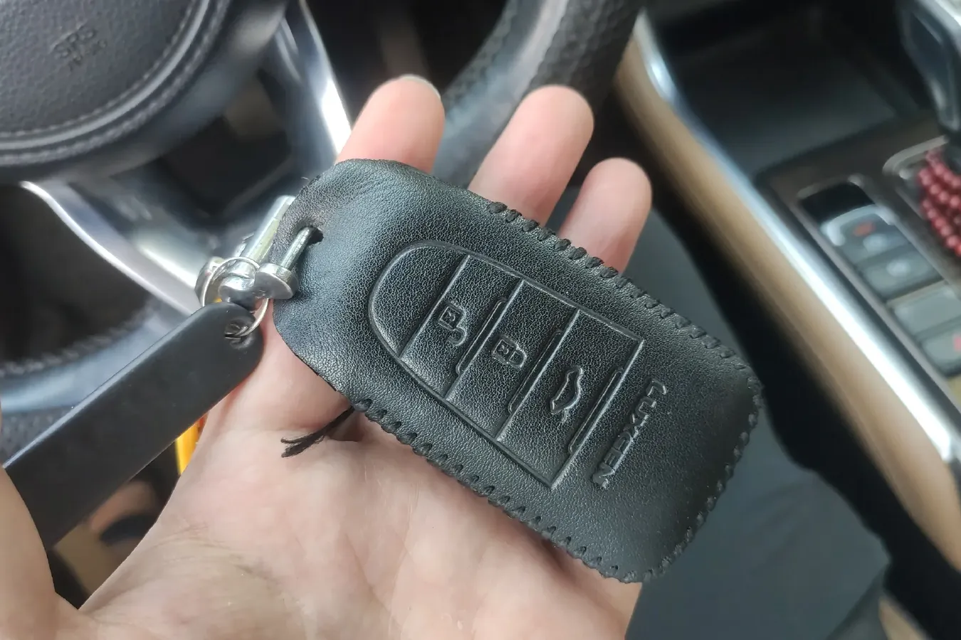 2020 Luxgen URX 1.8T 204HP L4 6AT,autocango,china used car exporter,china ev exporter,chinese used car exporter,chinese used ev exporter