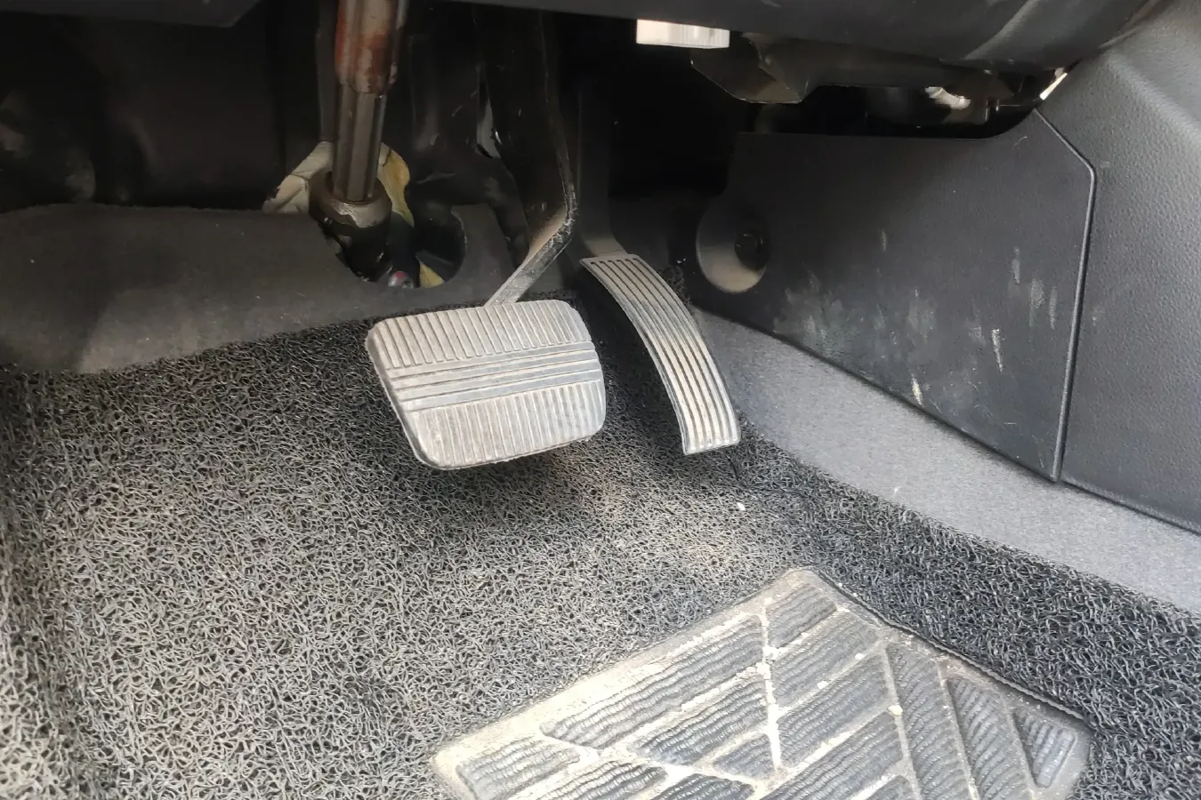 2020 Luxgen URX 1.8T 204HP L4 6AT,autocango,china used car exporter,china ev exporter,chinese used car exporter,chinese used ev exporter