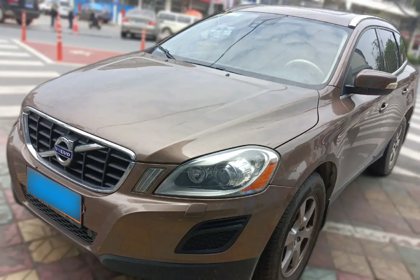 2011 Volvo XC60 2.0T 203HP L4 6DCT