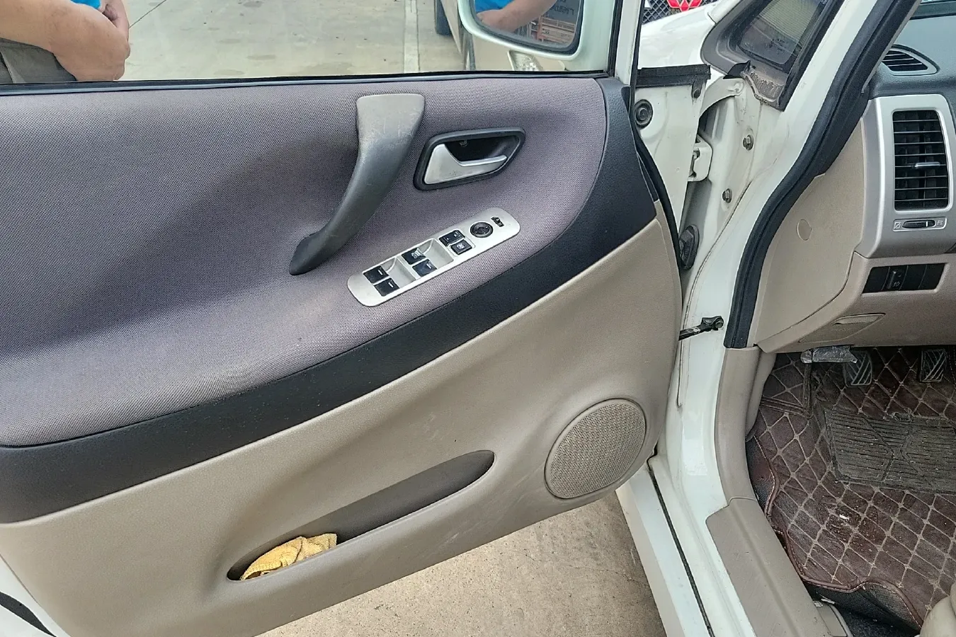 2013 Suzuki Liana 1.4L 101HP L4 5MT,autocango,china used car exporter,china ev exporter,chinese used car exporter,chinese used ev exporter