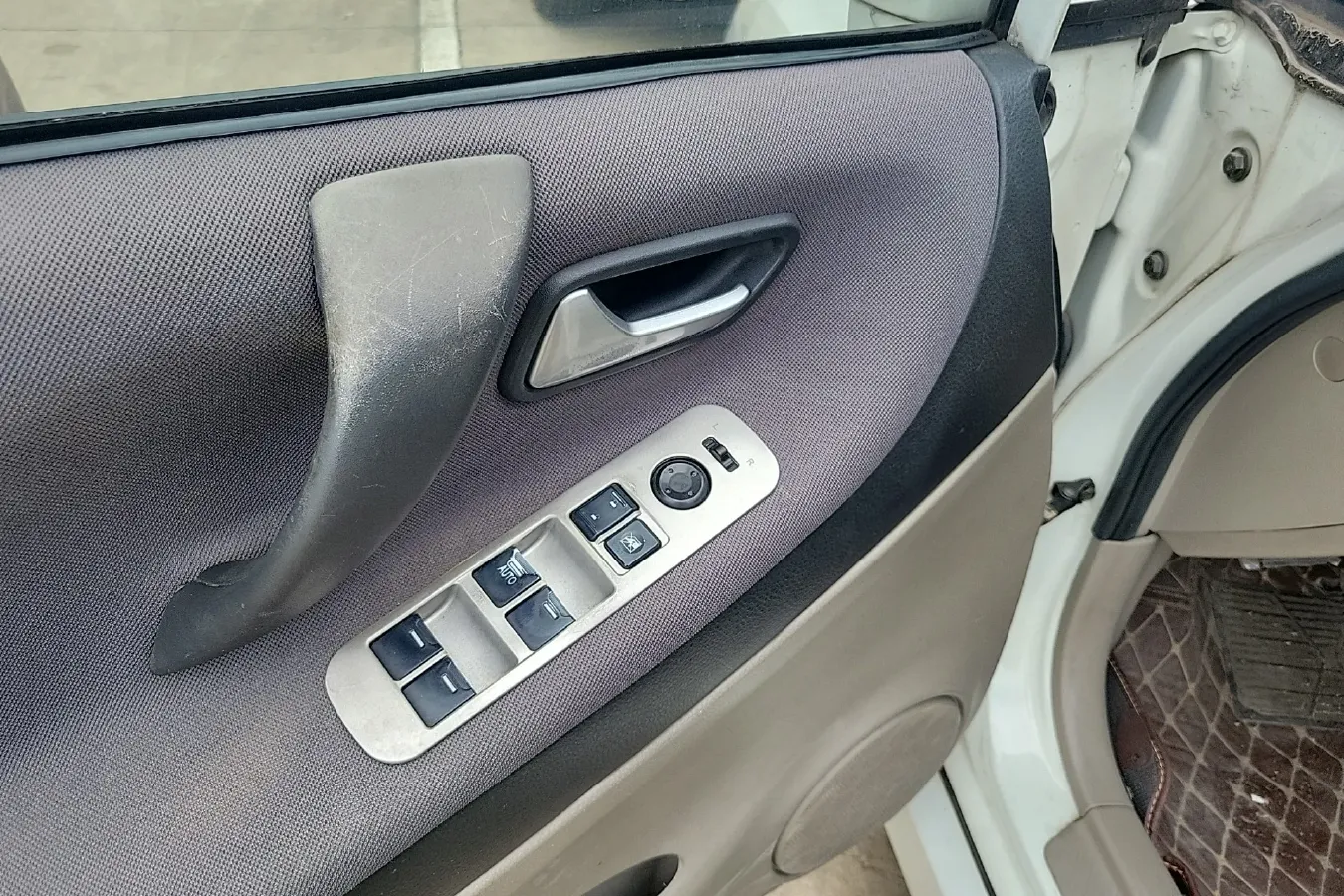 2013 Suzuki Liana 1.4L 101HP L4 5MT,autocango,china used car exporter,china ev exporter,chinese used car exporter,chinese used ev exporter