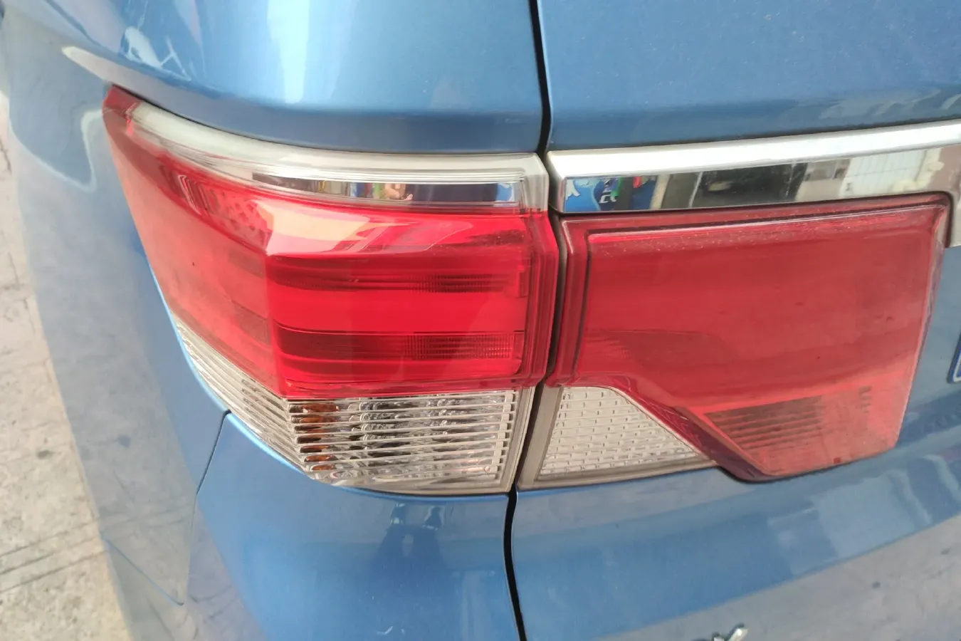 2017 Venucia M50V 1.5L 112HP L4 5MT,autocango,china used car exporter,china ev exporter,chinese used car exporter,chinese used ev exporter