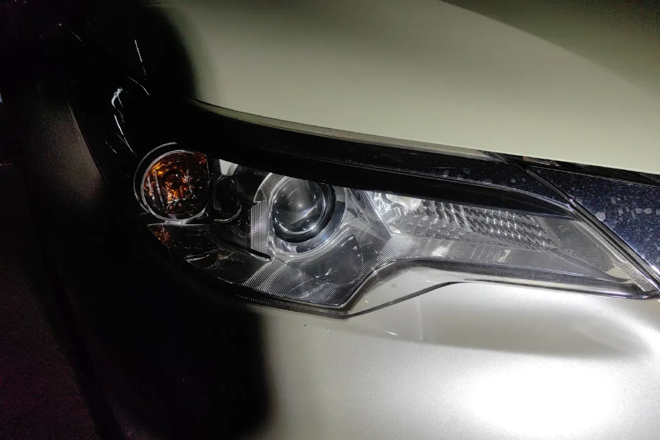 2016 Toyota Fortuner 2.7L 163HP L4 6AT,autocango,china used car exporter,china ev exporter,chinese used car exporter,chinese used ev exporter