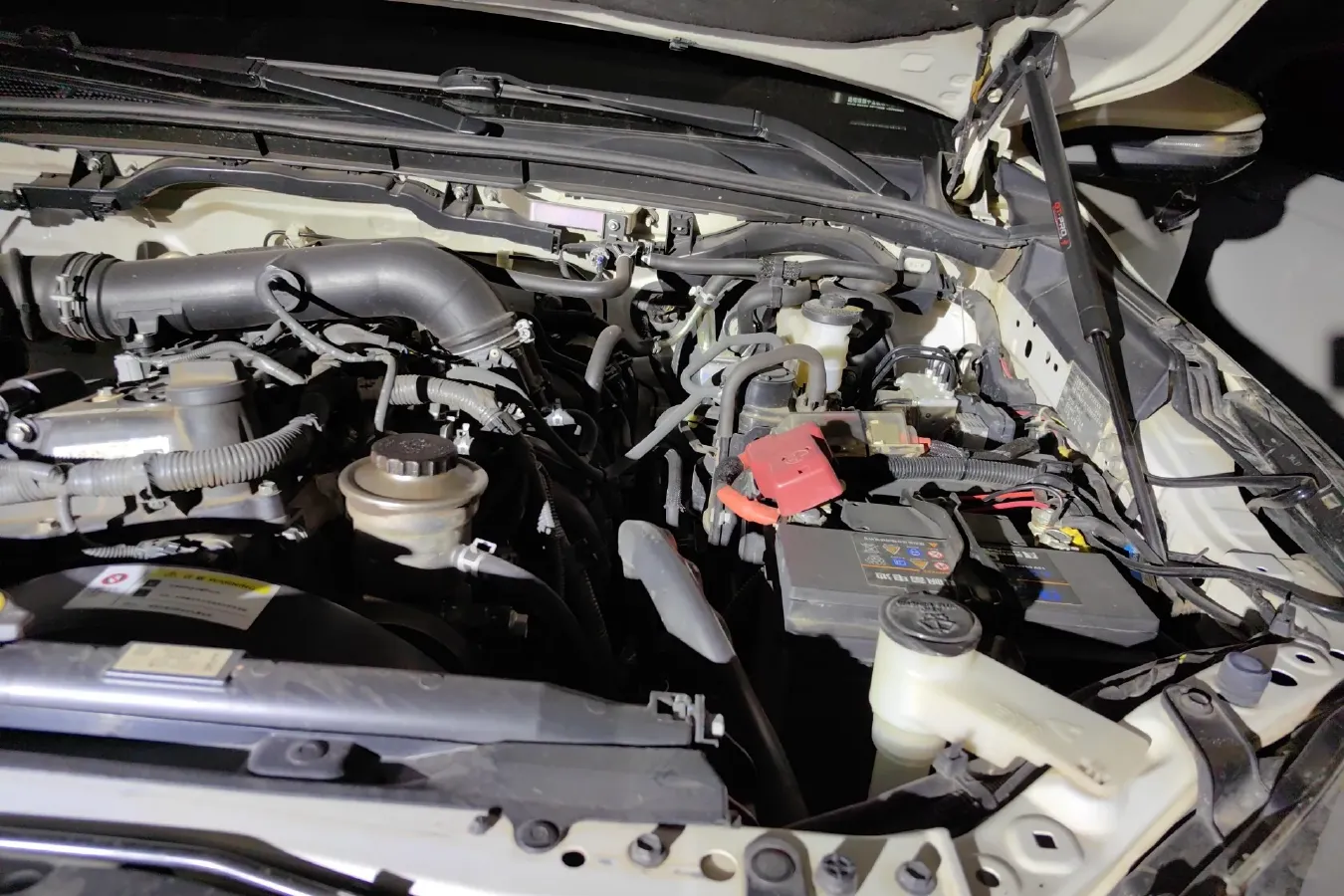 2016 Toyota Fortuner 2.7L 163HP L4 6AT,autocango,china used car exporter,china ev exporter,chinese used car exporter,chinese used ev exporter