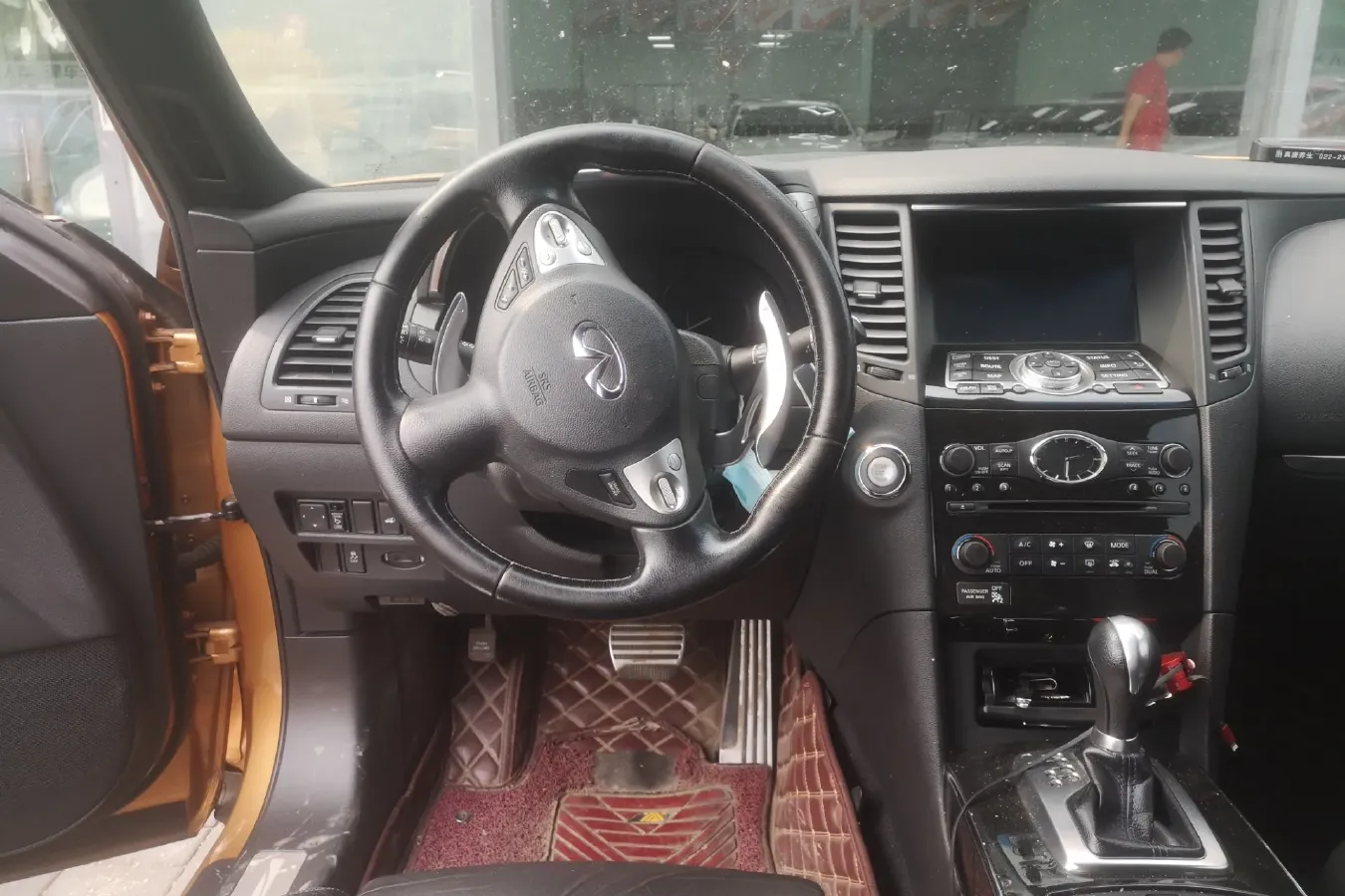 2015 Infiniti QX70 3.7L 351HP V6 7AT,autocango,china used car exporter,china ev exporter,chinese used car exporter,chinese used ev exporter