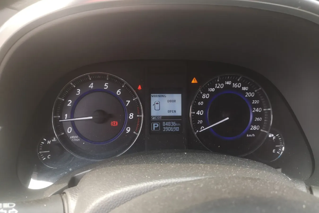 2015 Infiniti QX70 3.7L 351HP V6 7AT,autocango,china used car exporter,china ev exporter,chinese used car exporter,chinese used ev exporter