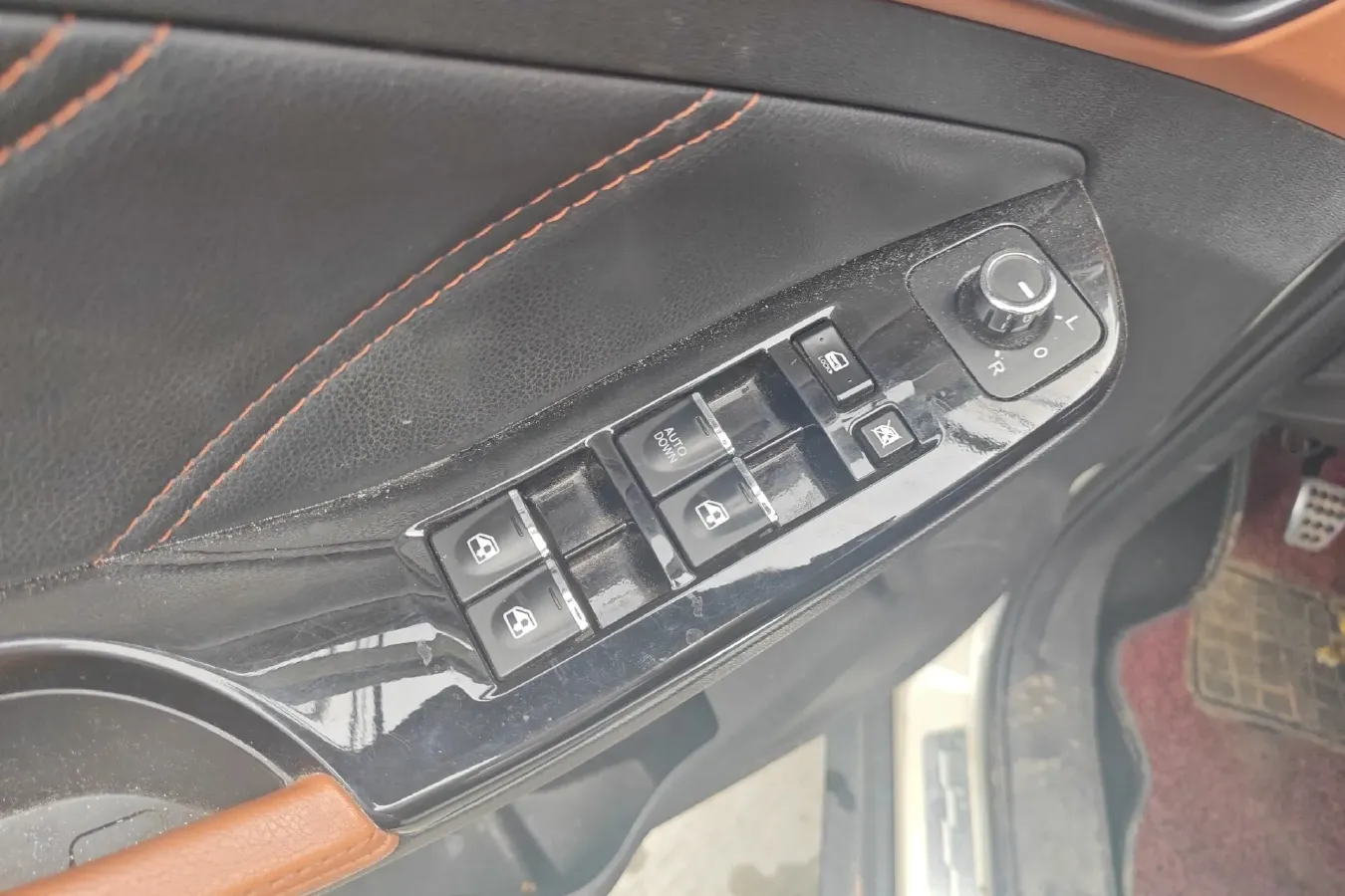 2016 BeiJing Auto Senova X35 1.5L 116HP L4 5MT,autocango,china used car exporter,china ev exporter,chinese used car exporter,chinese used ev exporter