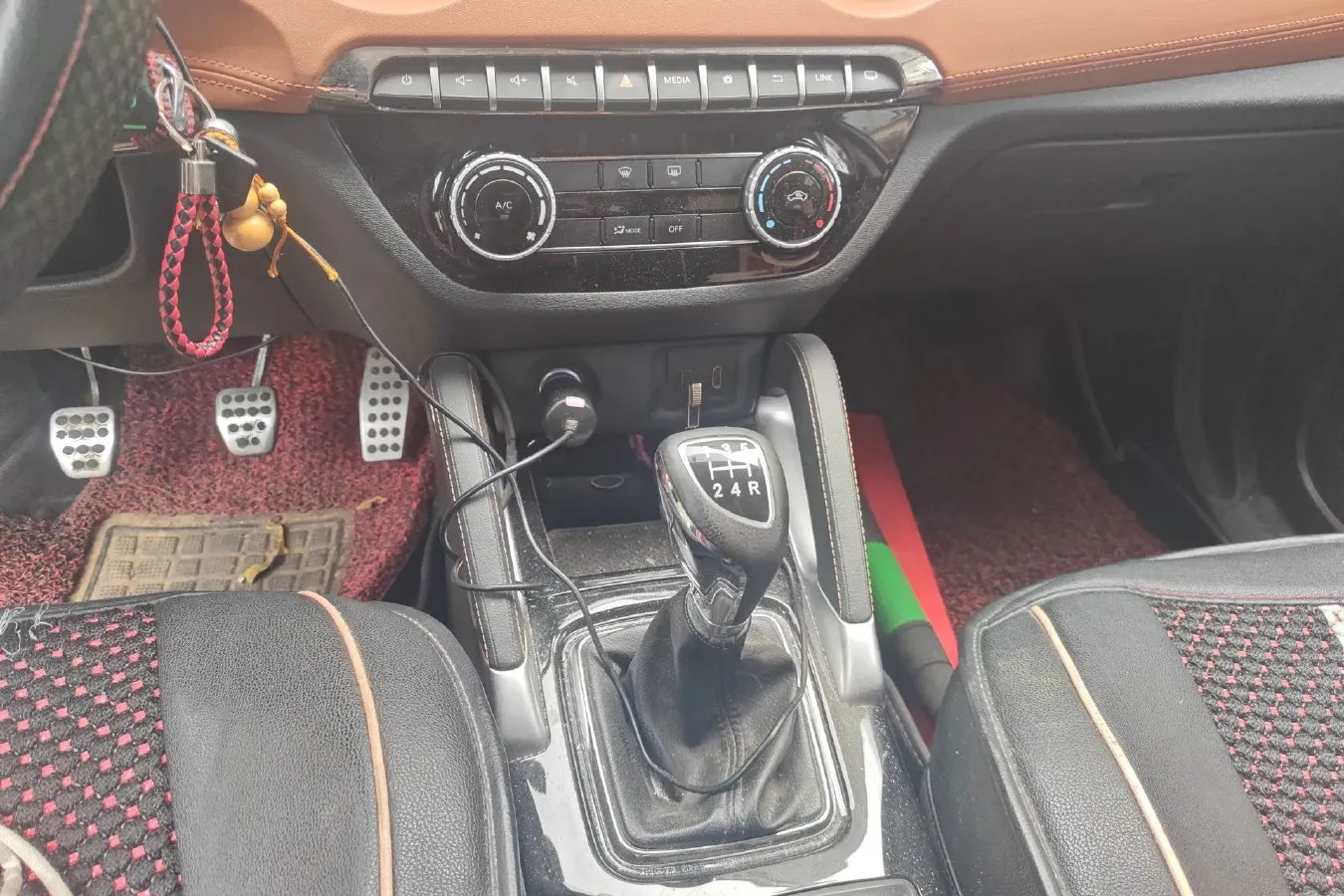 2016 BeiJing Auto Senova X35 1.5L 116HP L4 5MT,autocango,china used car exporter,china ev exporter,chinese used car exporter,chinese used ev exporter