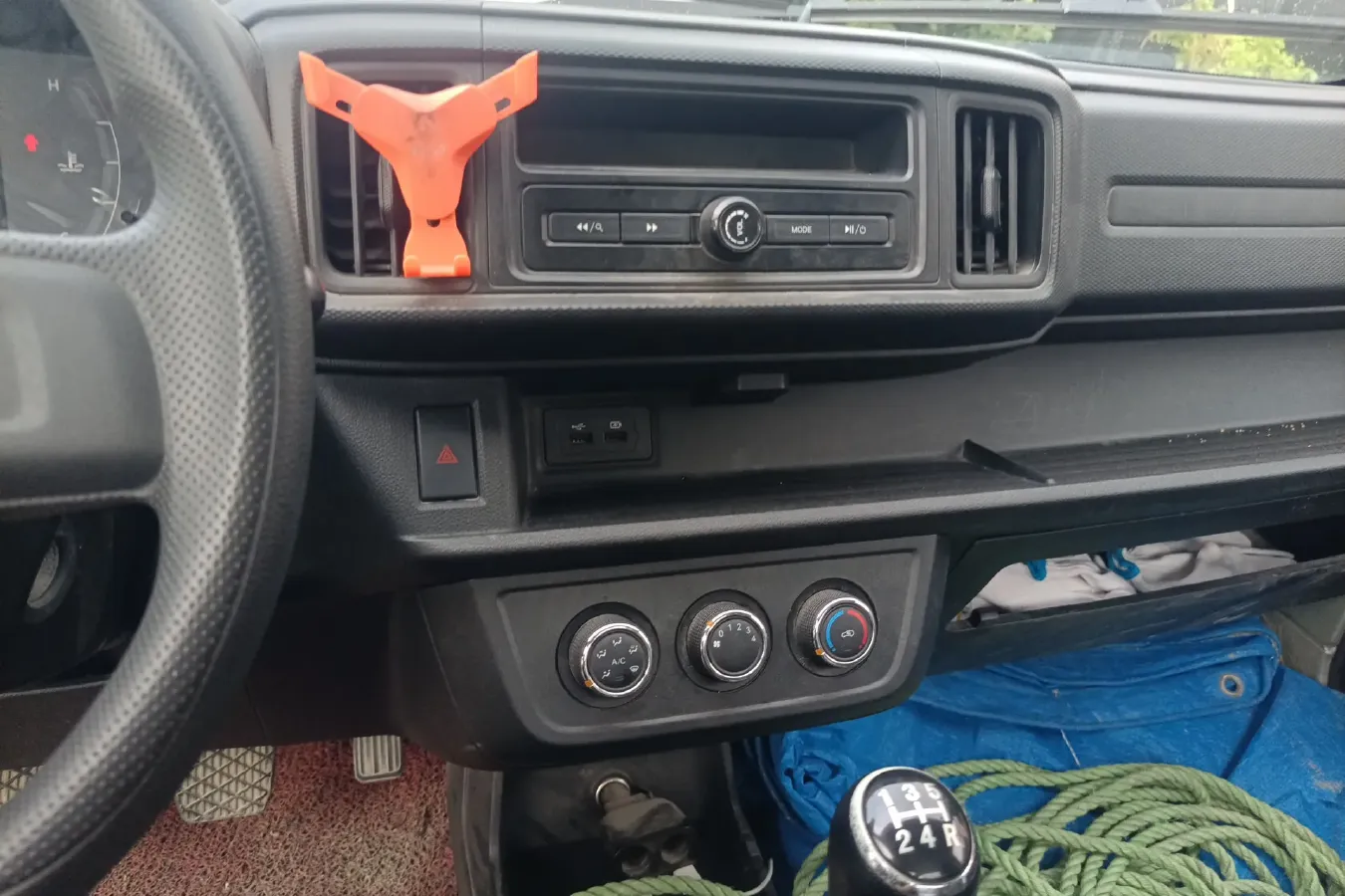 2022 Karry X6 1.6L 122HP L4 5MT,autocango,china used car exporter,china ev exporter,chinese used car exporter,chinese used ev exporter