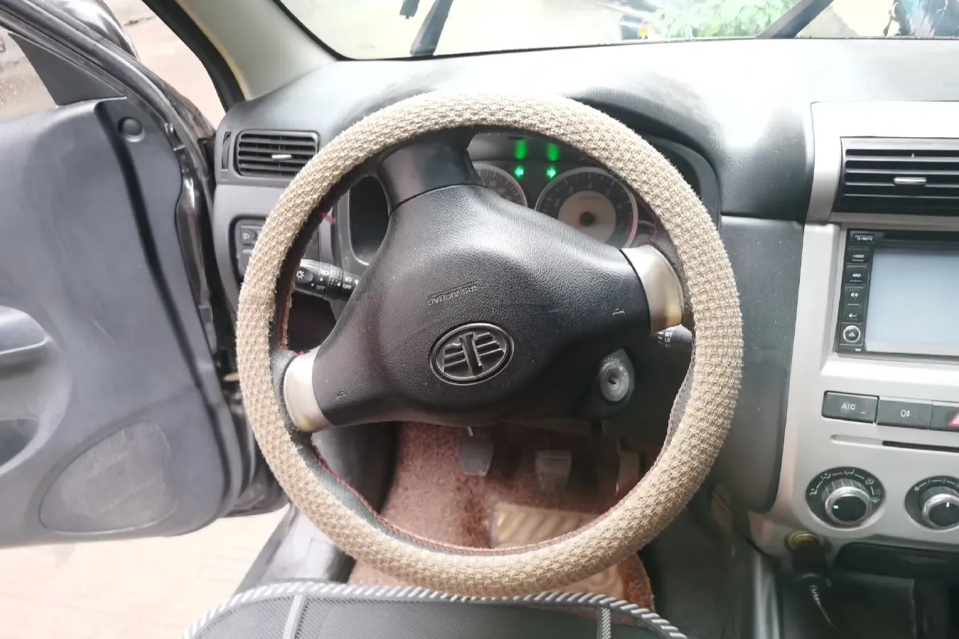 2011 FAW Senia S80 1.5L 109HP L4 5MT,autocango,china used car exporter,china ev exporter,chinese used car exporter,chinese used ev exporter