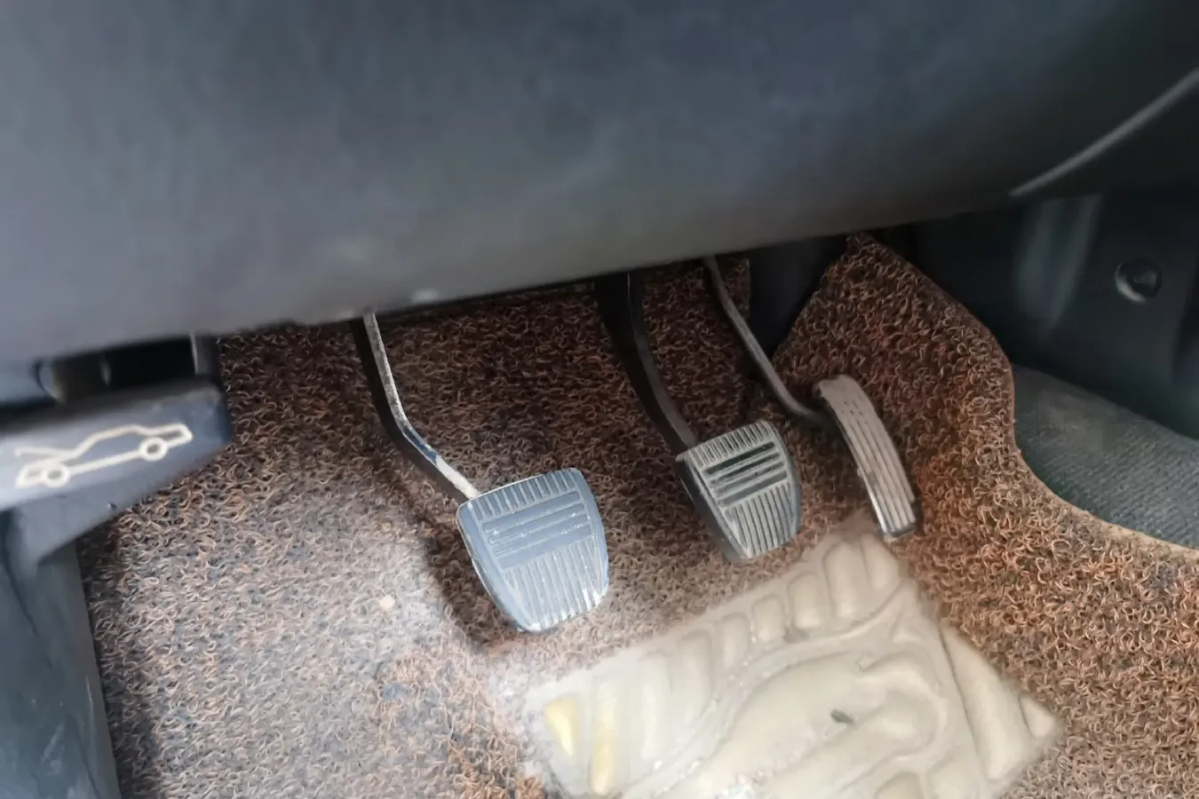 2011 FAW Senia S80 1.5L 109HP L4 5MT,autocango,china used car exporter,china ev exporter,chinese used car exporter,chinese used ev exporter