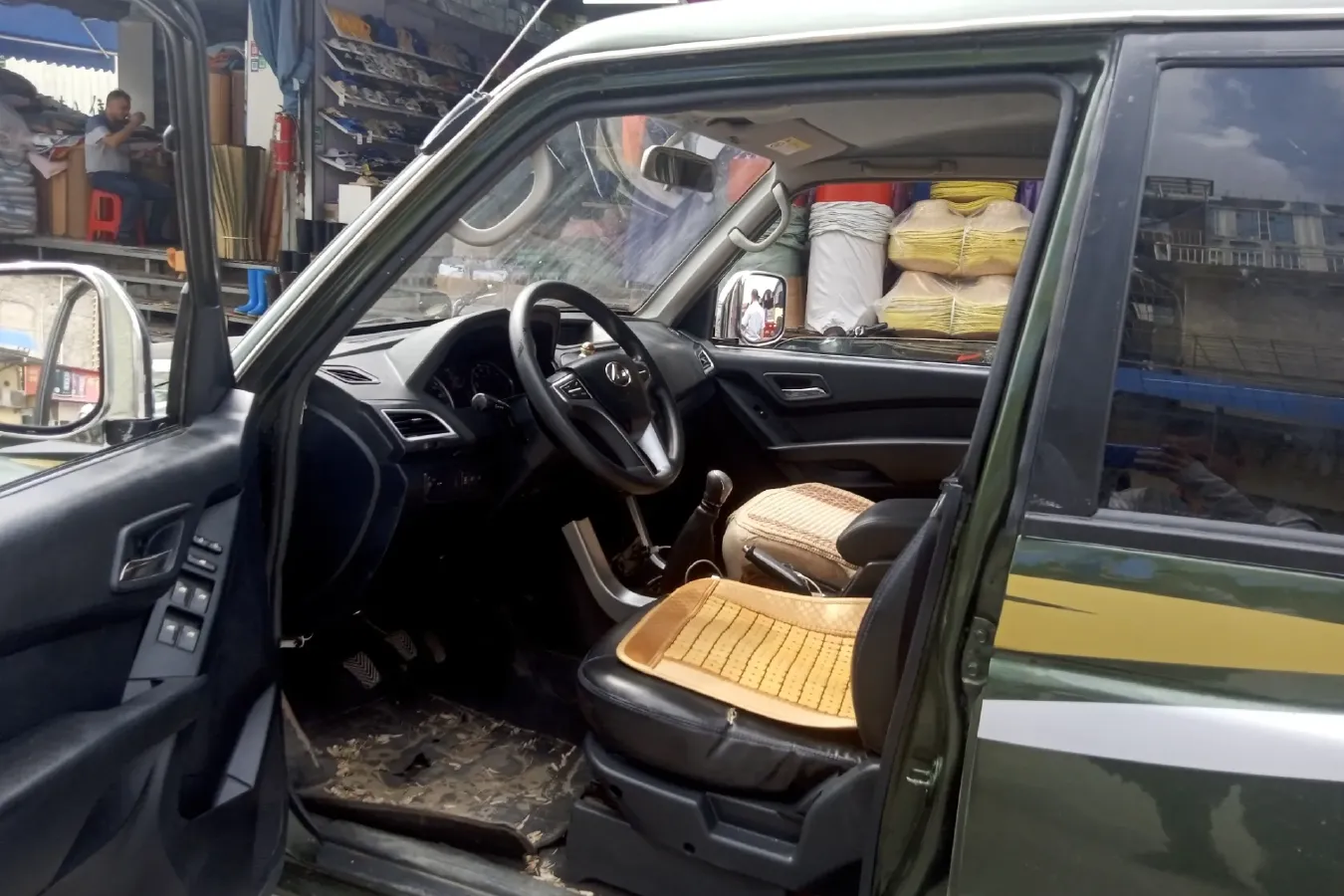 2015 Leopaard Q6 2.4L 147HP L4 5MT,autocango,china used car exporter,china ev exporter,chinese used car exporter,chinese used ev exporter