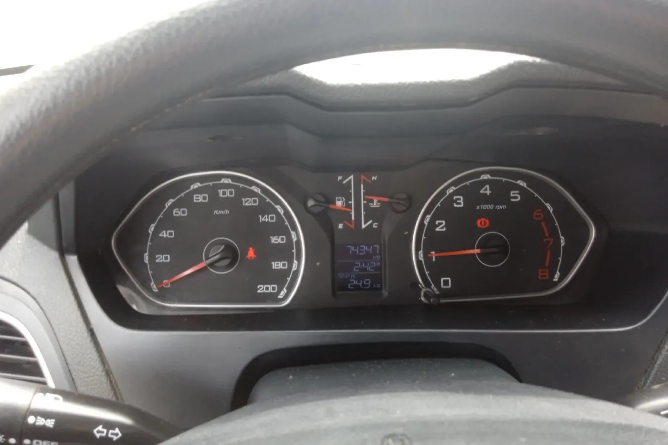 2015 Leopaard Q6 2.4L 147HP L4 5MT,autocango,china used car exporter,china ev exporter,chinese used car exporter,chinese used ev exporter