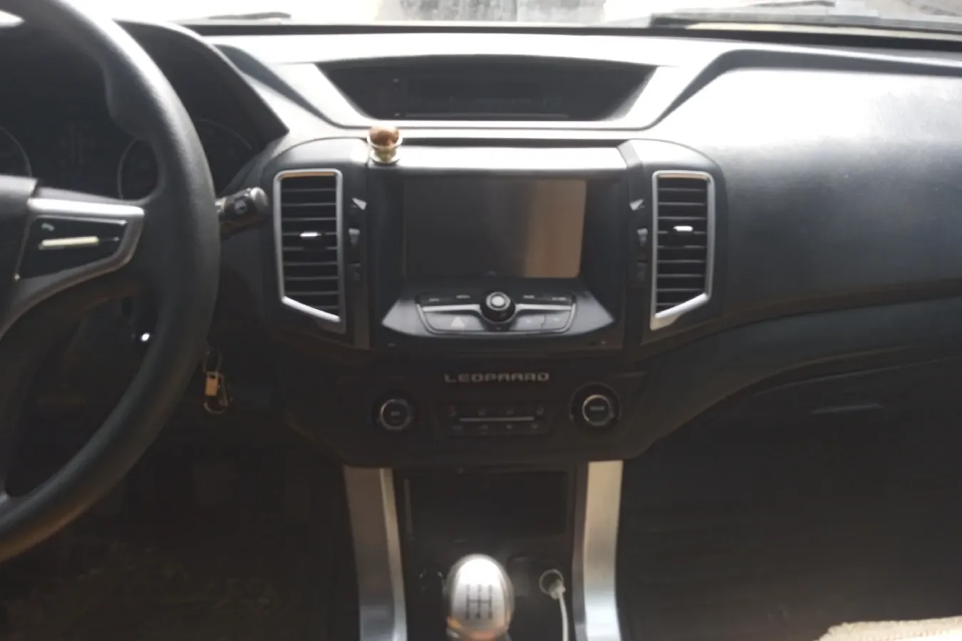 2015 Leopaard Q6 2.4L 147HP L4 5MT,autocango,china used car exporter,china ev exporter,chinese used car exporter,chinese used ev exporter