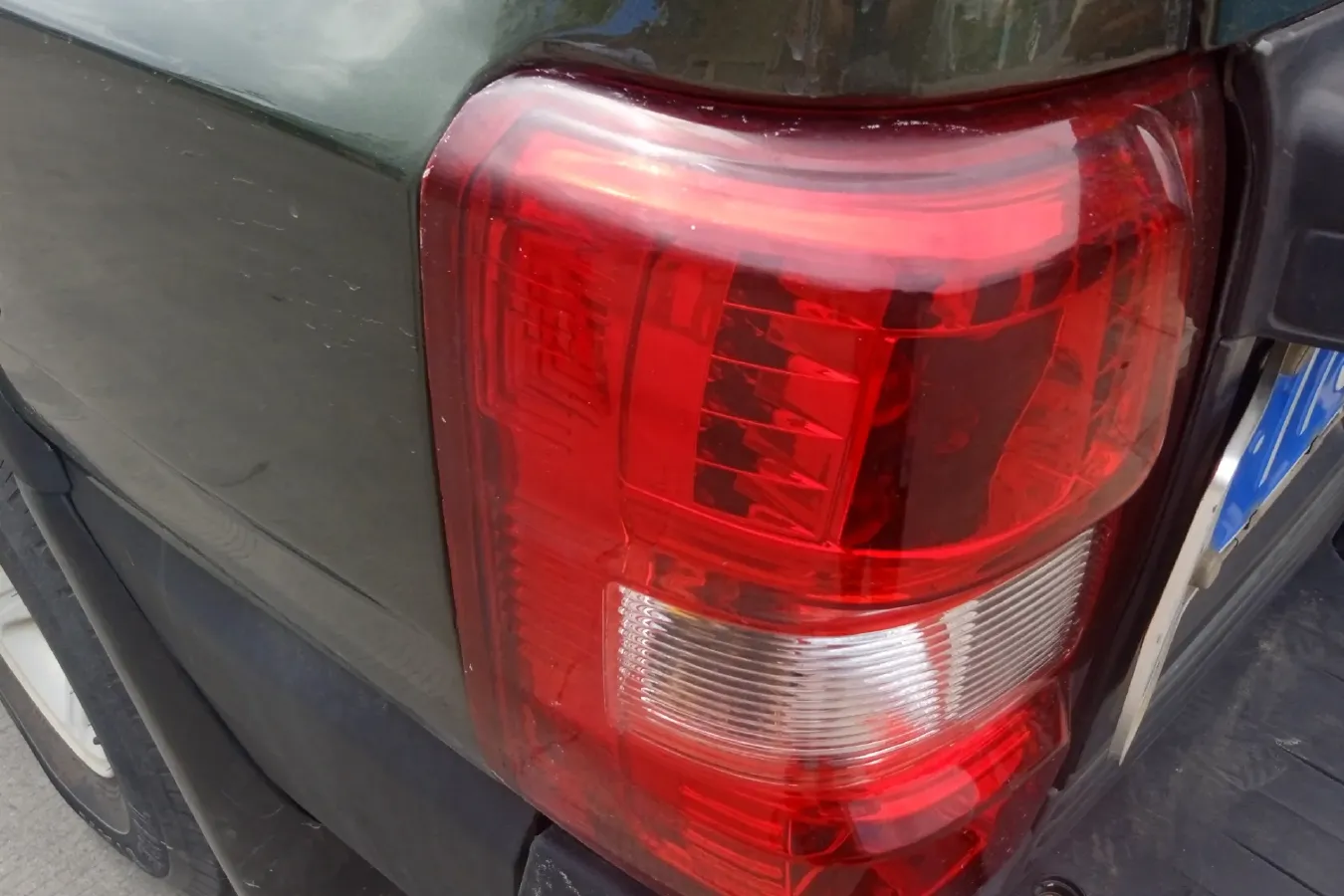 2015 Leopaard Q6 2.4L 147HP L4 5MT,autocango,china used car exporter,china ev exporter,chinese used car exporter,chinese used ev exporter