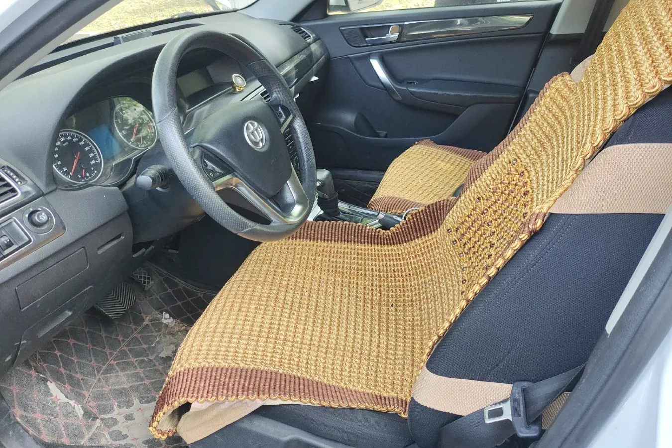 2017 Brilliance Auto H530 1.6L 118HP L4 5AT,autocango,china used car exporter,china ev exporter,chinese used car exporter,chinese used ev exporter