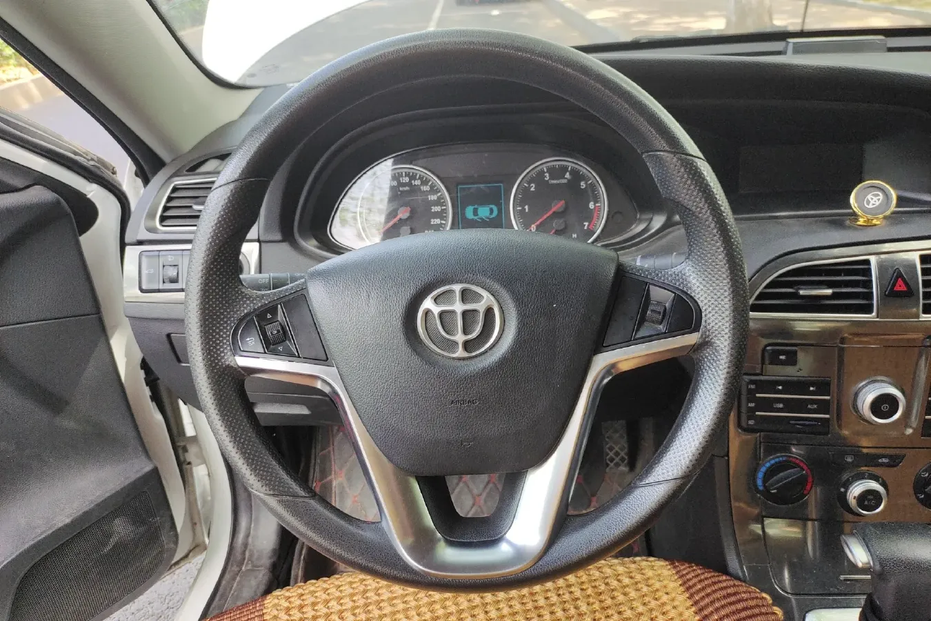 2017 Brilliance Auto H530 1.6L 118HP L4 5AT,autocango,china used car exporter,china ev exporter,chinese used car exporter,chinese used ev exporter