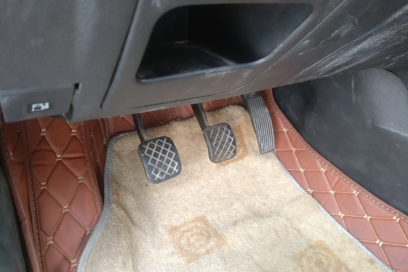 2017 BAIC WeiWang M50F 1.5L 116HP L4 5MT,autocango,china used car exporter,china ev exporter,chinese used car exporter,chinese used ev exporter