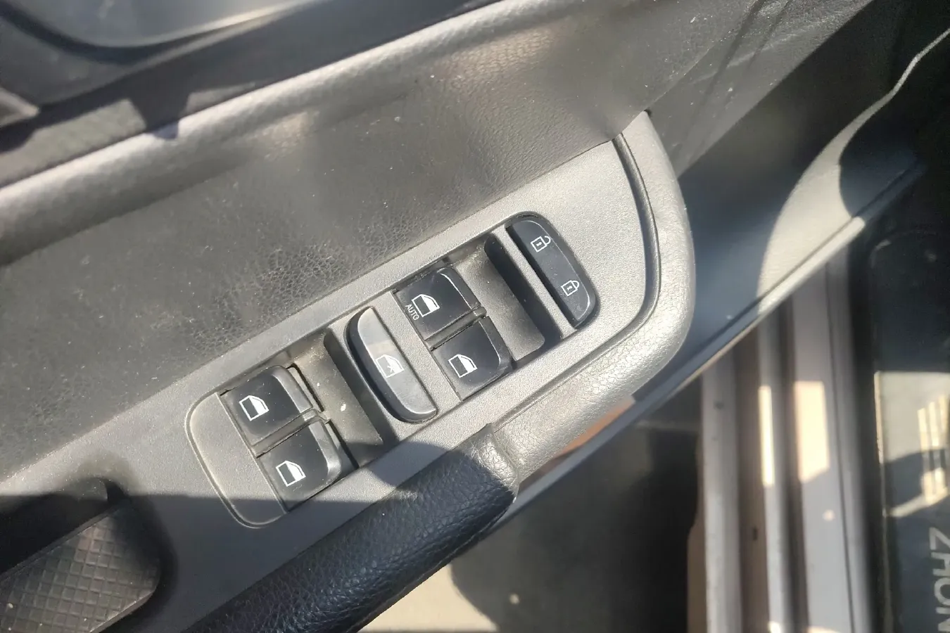 2014 Brilliance Auto H530 1.6L 118HP L4 5AT,autocango,china used car exporter,china ev exporter,chinese used car exporter,chinese used ev exporter