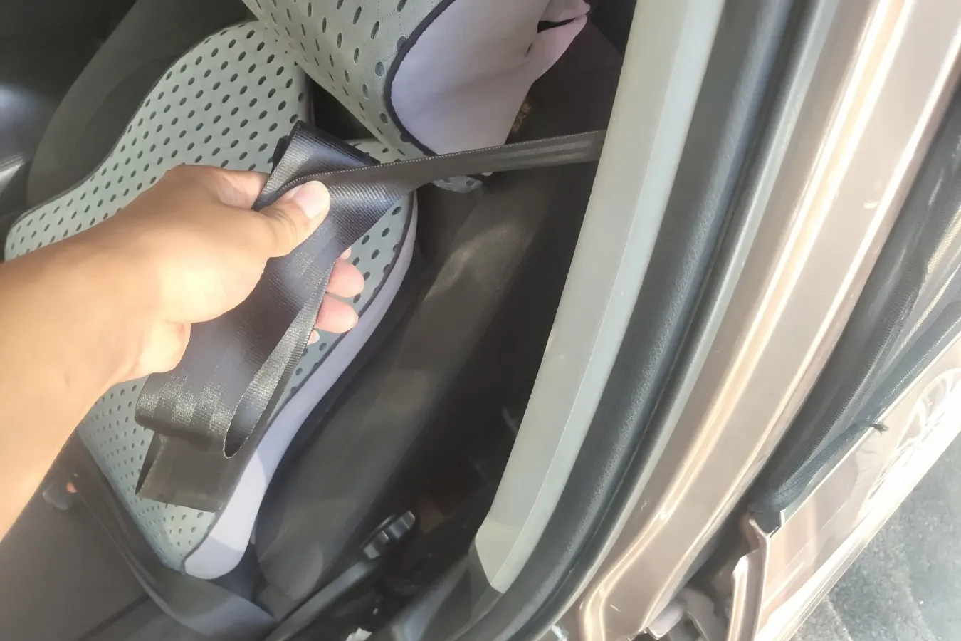 2014 Brilliance Auto H530 1.6L 118HP L4 5AT,autocango,china used car exporter,china ev exporter,chinese used car exporter,chinese used ev exporter