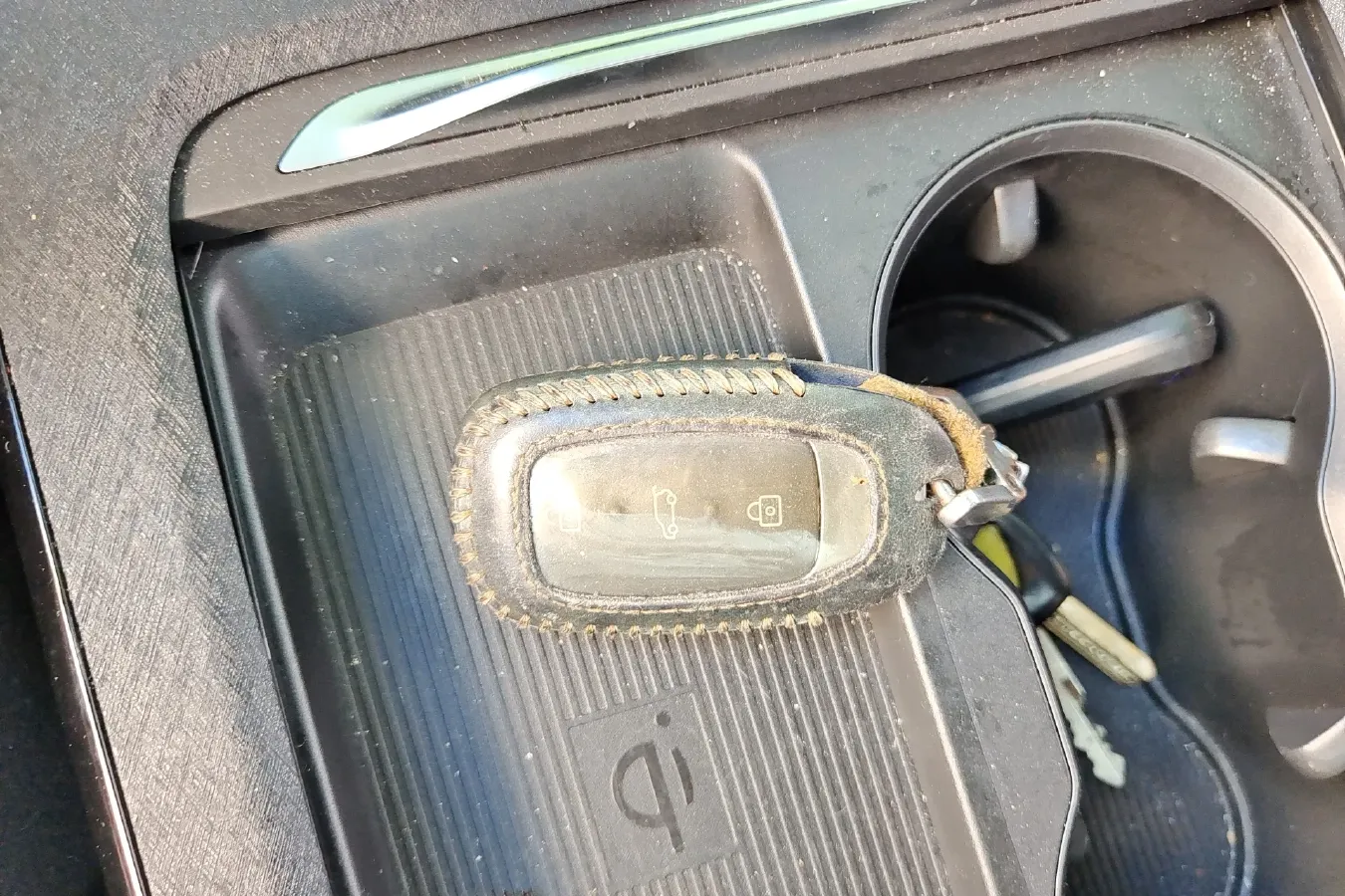 2021 Enovate ME5 Range Extended 98HP REEV 30.6KWH,autocango,china used car exporter,china ev exporter,chinese used car exporter,chinese used ev exporter