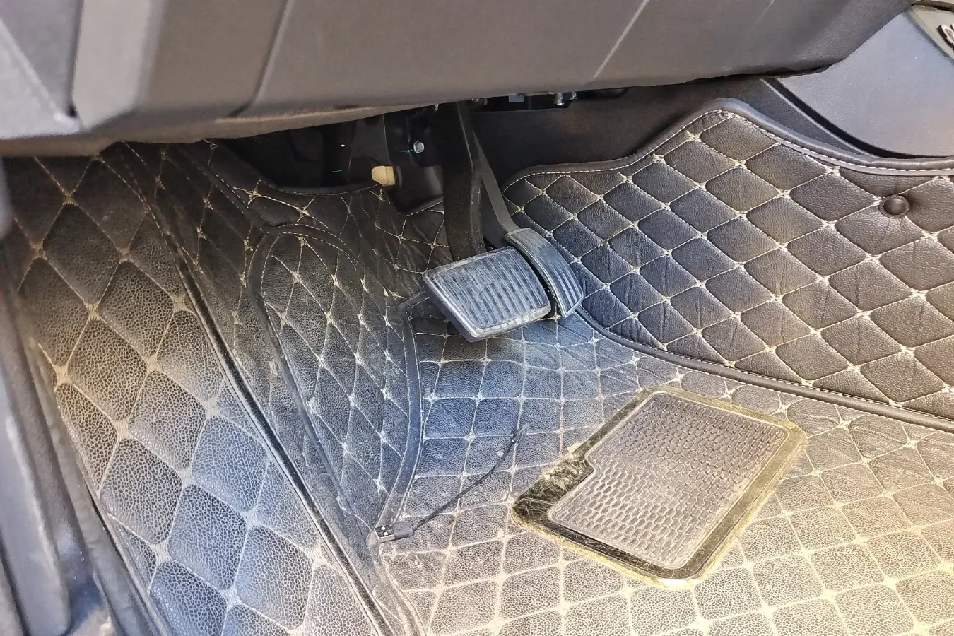 2021 Enovate ME5 Range Extended 98HP REEV 30.6KWH,autocango,china used car exporter,china ev exporter,chinese used car exporter,chinese used ev exporter