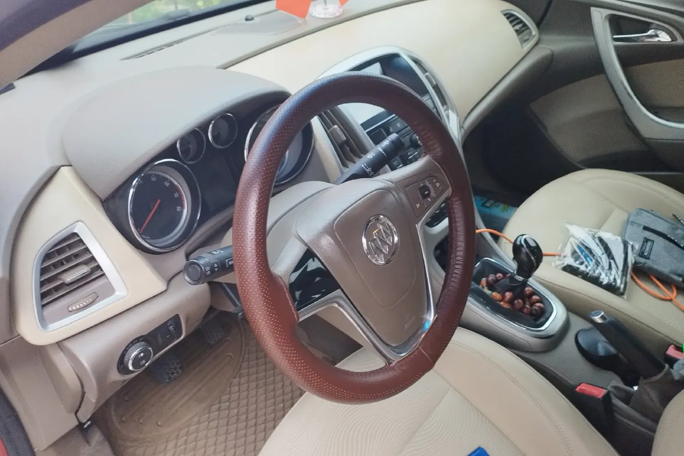 2012 Buick Excelle 1.6L 121HP L4 5MT,autocango,china used car exporter,china ev exporter,chinese used car exporter,chinese used ev exporter