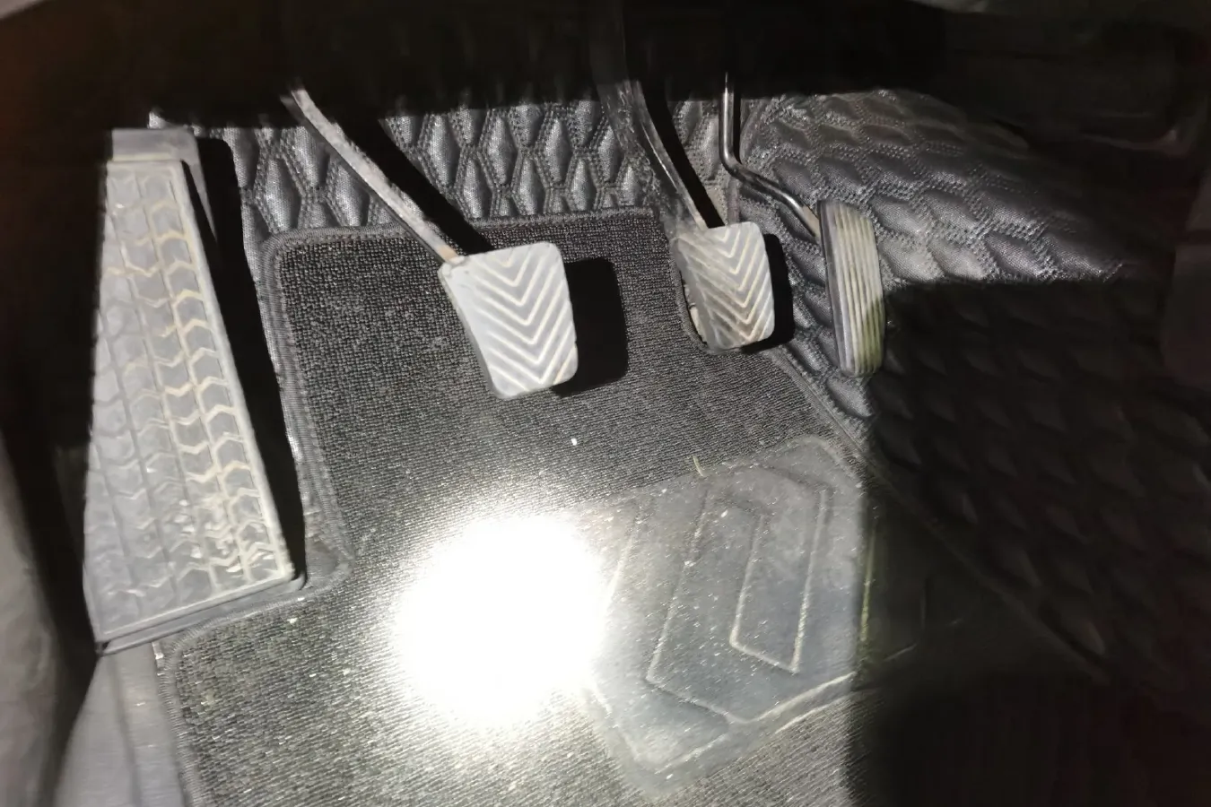 2009 Leopaard 6481 2.2L 129HP L4 5MT,autocango,china used car exporter,china ev exporter,chinese used car exporter,chinese used ev exporter