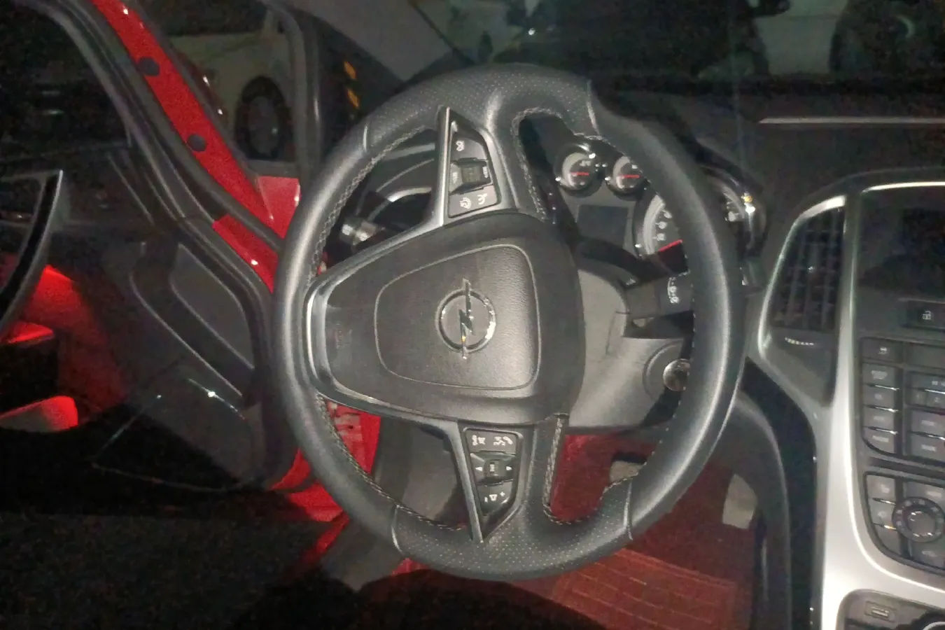 2014 Opel Astra 1.4T 140HP L4 6AT,autocango,china used car exporter,china ev exporter,chinese used car exporter,chinese used ev exporter