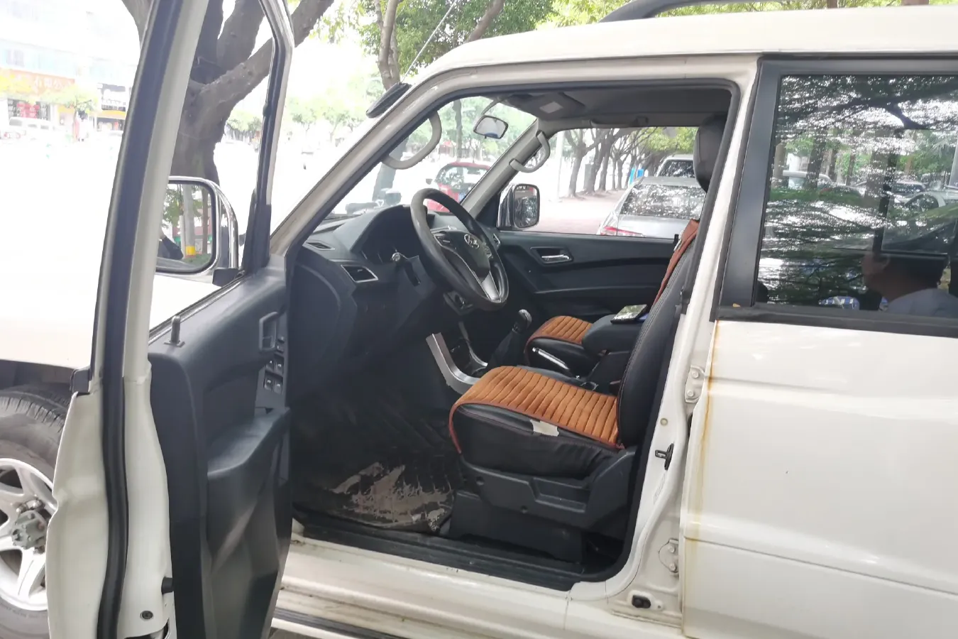 2015 Leopaard Q6 2.4L 147HP L4 5MT,autocango,china used car exporter,china ev exporter,chinese used car exporter,chinese used ev exporter