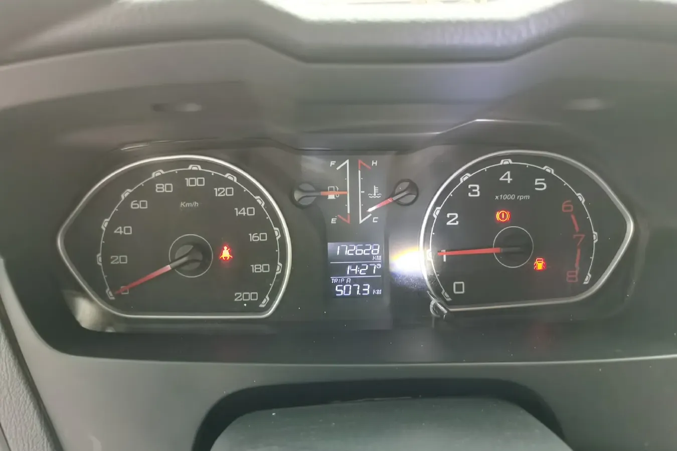 2015 Leopaard Q6 2.4L 147HP L4 5MT,autocango,china used car exporter,china ev exporter,chinese used car exporter,chinese used ev exporter