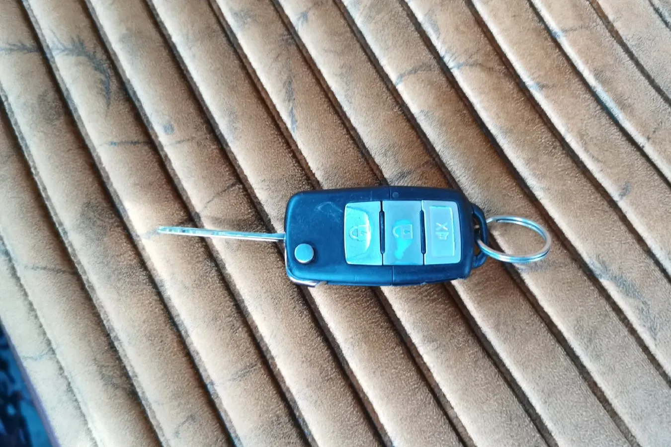 2015 Leopaard Q6 2.4L 147HP L4 5MT,autocango,china used car exporter,china ev exporter,chinese used car exporter,chinese used ev exporter