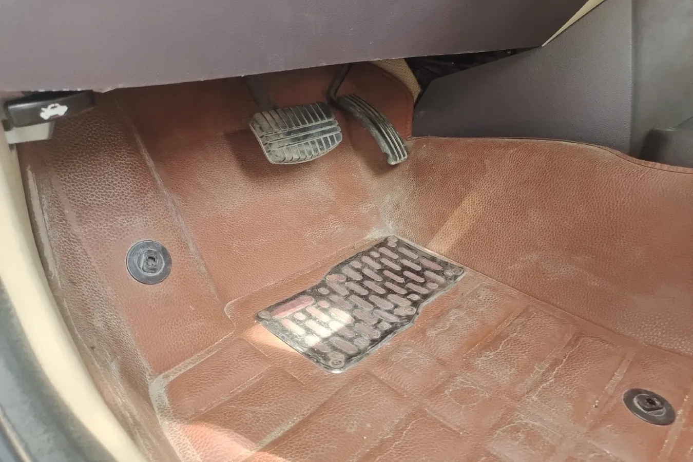 2009 Youngman Lotus L3 1.6L 111HP L4 4AT,autocango,china used car exporter,china ev exporter,chinese used car exporter,chinese used ev exporter