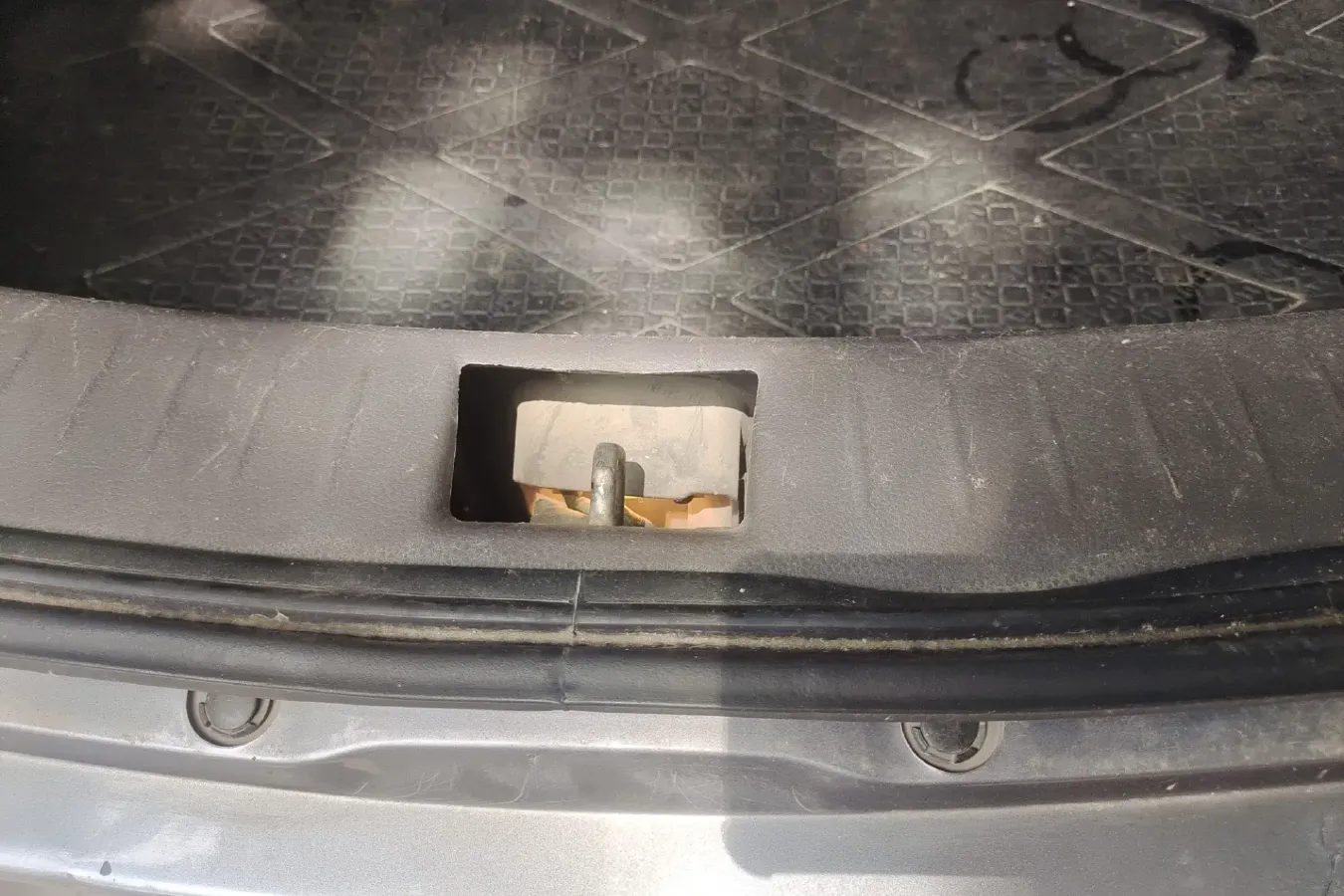 2009 Youngman Lotus L3 1.6L 111HP L4 4AT,autocango,china used car exporter,china ev exporter,chinese used car exporter,chinese used ev exporter