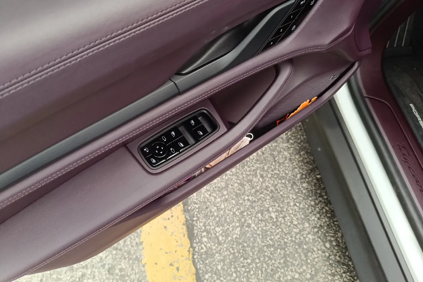 2022 Porsche Taycan 2AT BEV 79.2KWH,autocango,china used car exporter,china ev exporter,chinese used car exporter,chinese used ev exporter