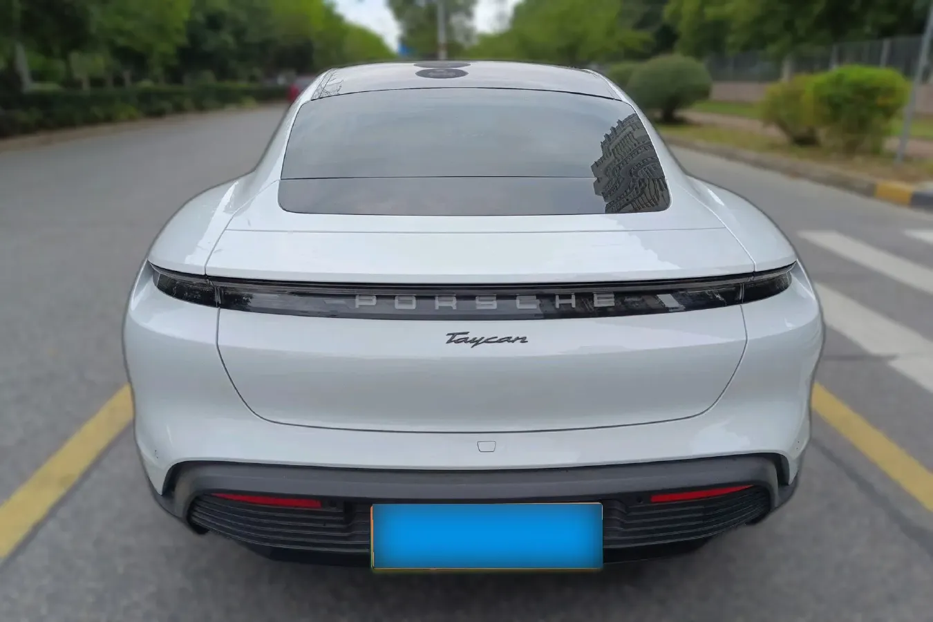 2022 Porsche Taycan 2AT BEV 79.2KWH,autocango,china used car exporter,china ev exporter,chinese used car exporter,chinese used ev exporter