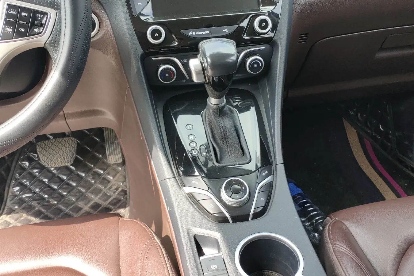 2016 HaiMa V70 1.5T 156HP L4 6AT,autocango,china used car exporter,china ev exporter,chinese used car exporter,chinese used ev exporter