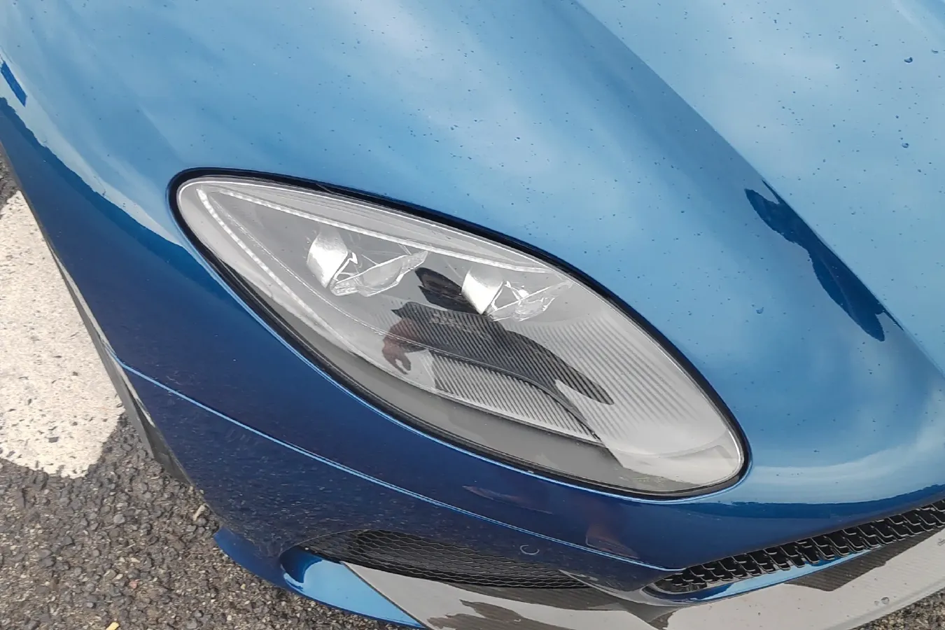 2020 Aston Martin DBS 5.2T 725HP V12 8AT,autocango,china used car exporter,china ev exporter,chinese used car exporter,chinese used ev exporter